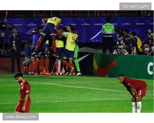 乐鱼足球体育:多角度解读足球比赛策略与战术分析,提升你的足球知识